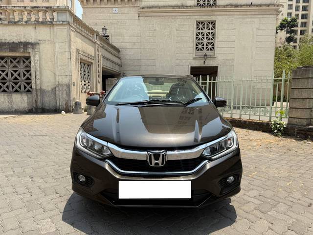 https://images10.gaadi.com/usedcar_image/4515852/original/processed_a8767a23-95a4-4f46-a579-64ea8b68369c.jpg?imwidth=6400