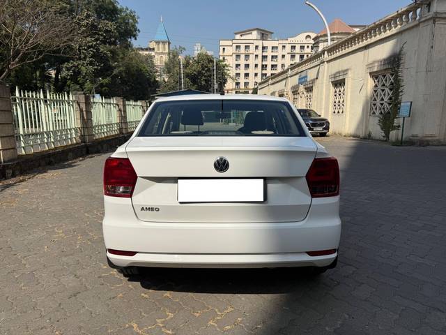 https://images10.gaadi.com/usedcar_image/4515862/original/processed_620999a8-4c04-4a86-baff-757f526d4a35.jpg?imwidth=6401