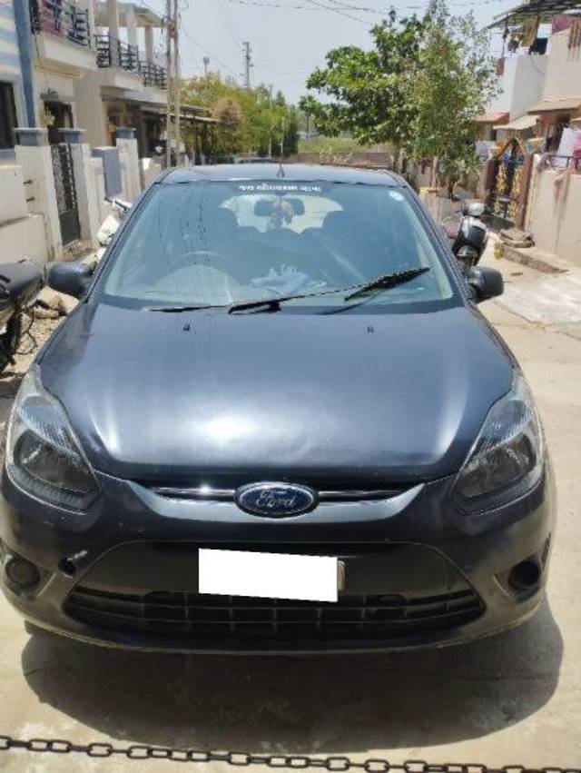 https://images10.gaadi.com/usedcar_image/4515869/original/processed_9b1f42ec-332c-4bee-a74c-8370fe41fb67.jpg?imwidth=6400