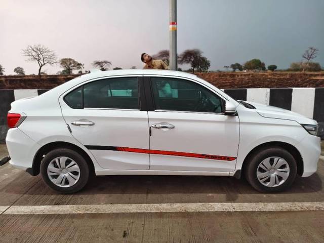 https://images10.gaadi.com/usedcar_image/4515901/original/processed_06dee642-5aa9-4225-b1b2-685813600f59.jpg?imwidth=6400
