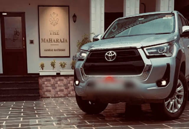 https://images10.gaadi.com/usedcar_image/4515941/original/d76ff477-80f0-4811-8254-02a6a3696fe5.?imwidth=6400