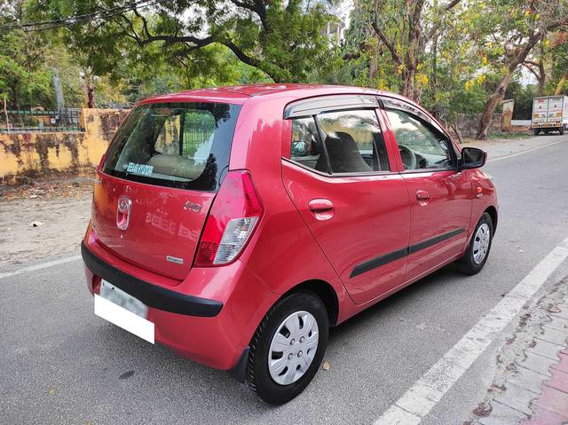 https://images10.gaadi.com/usedcar_image/4515952/original/processed_a6de29fd08878905b35314c1be4ad09e.jpg?imwidth=6402