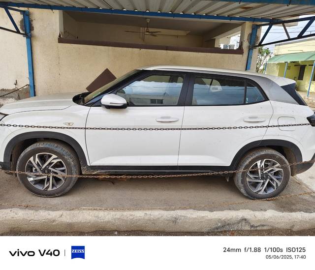 https://images10.gaadi.com/usedcar_image/4515977/original/a0ad3cfc-2178-437a-980d-4f1fe2d96013.jpg?imwidth=6401
