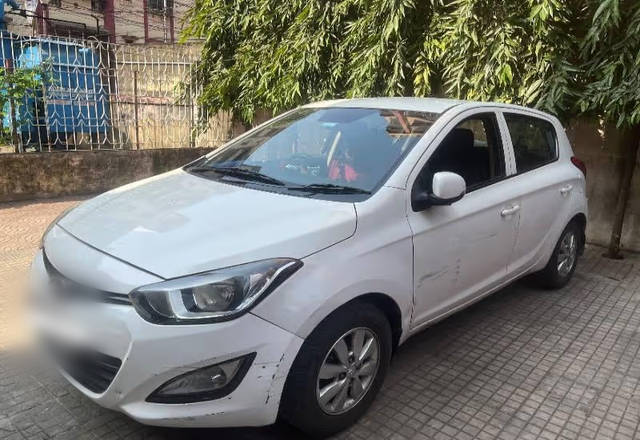 https://images10.gaadi.com/usedcar_image/4515989/original/2efeac44-dcdb-4064-b56d-d5ce27f228b3.?imwidth=6401