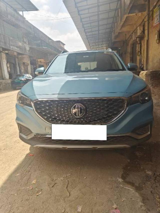 https://images10.gaadi.com/usedcar_image/4516005/original/processed_20554f5e-f931-40fe-a5b2-6203d2bd7734.jpg?imwidth=6400
