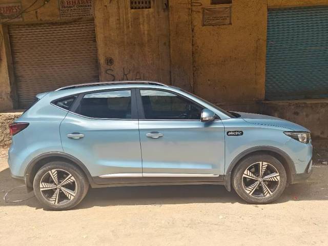 https://images10.gaadi.com/usedcar_image/4516005/original/processed_e4ff3297-c4f0-476b-9bec-108273bcebf2.jpg?imwidth=6401