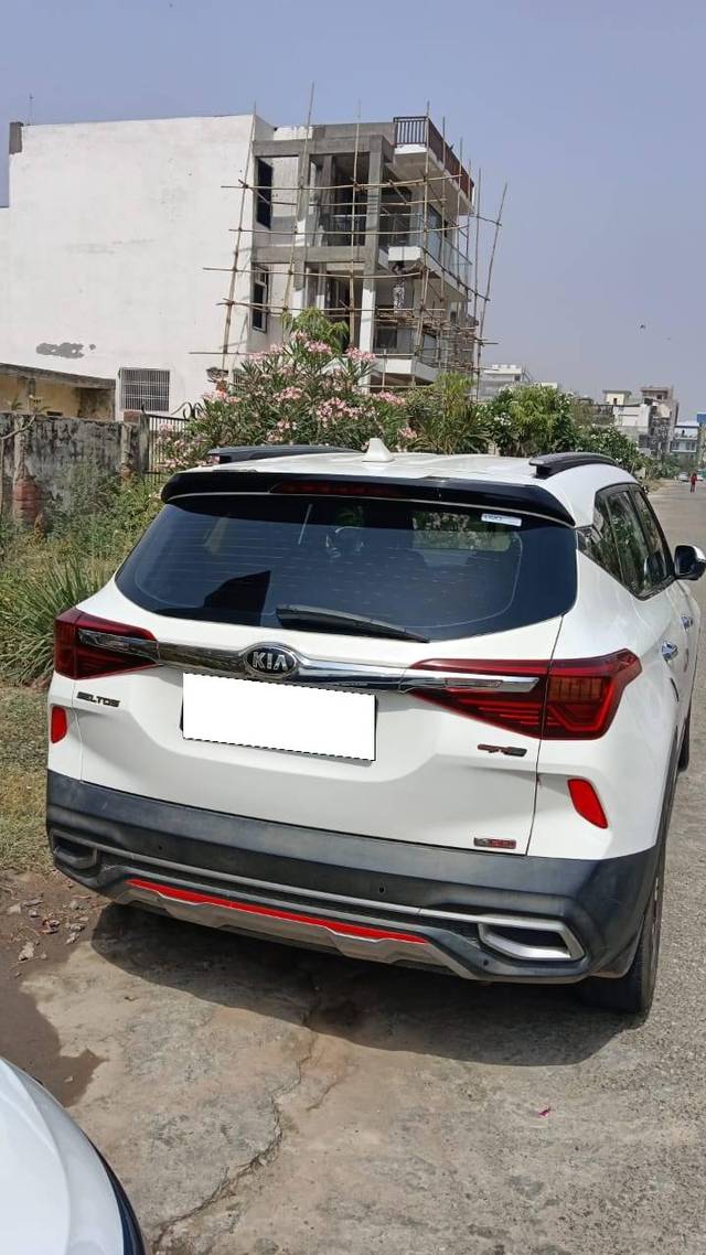 https://images10.gaadi.com/usedcar_image/4516015/original/processed_6c06f3b8-2022-44a8-804d-e8a3d6f3fc15.jpg?imwidth=6401
