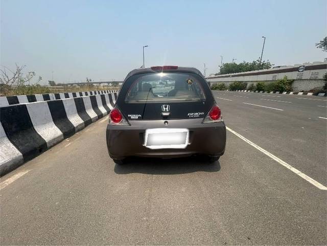 https://images10.gaadi.com/usedcar_image/4516065/original/processed_c2ead0ea-88a4-4049-8231-ab4e515bfe86.jpeg?imwidth=6401