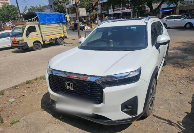 https://images10.gaadi.com/usedcar_image/4516069/original/8b6e5b41-dc12-4ae4-816d-6eb8337effce.?imwidth=6400