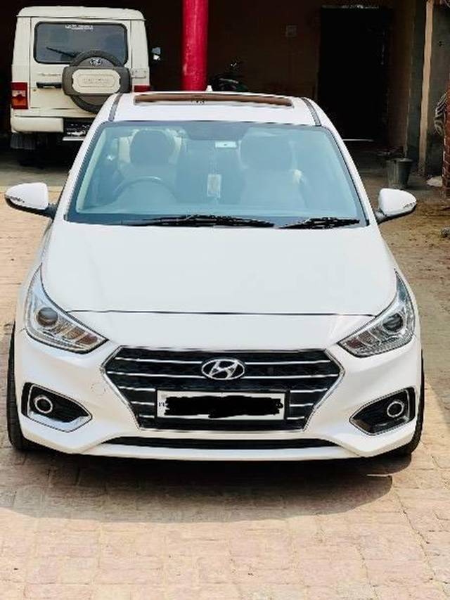 https://images10.gaadi.com/usedcar_image/4516083/original/processed_7b50c445-960e-4266-b2d5-268bc67bc758.jpeg?imwidth=6400