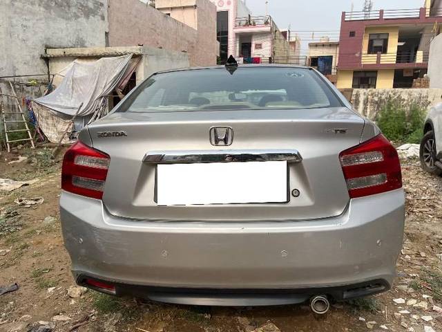 https://images10.gaadi.com/usedcar_image/4516090/original/processed_88ee413f-ee83-430f-a5e9-979566010afb.jpg?imwidth=6402