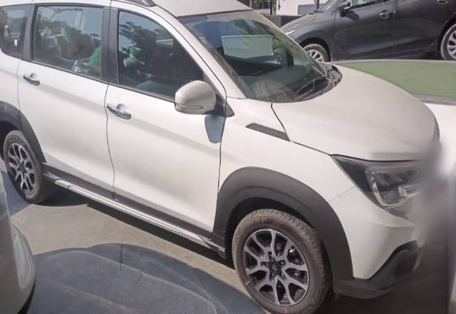 https://images10.gaadi.com/usedcar_image/4516091/original/fe282b10-3eff-4c47-b2c2-d2d8b38000c8.?imwidth=6400