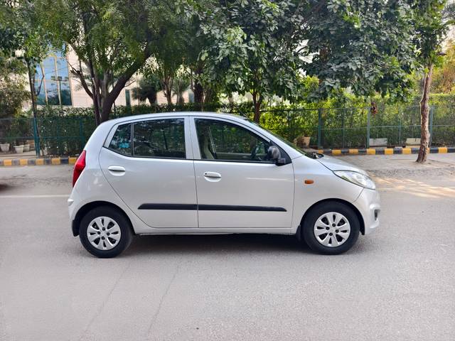 https://images10.gaadi.com/usedcar_image/4516092/original/3ce657778d3bb8e7c83228130d0cc7ec.jpg?imwidth=6401