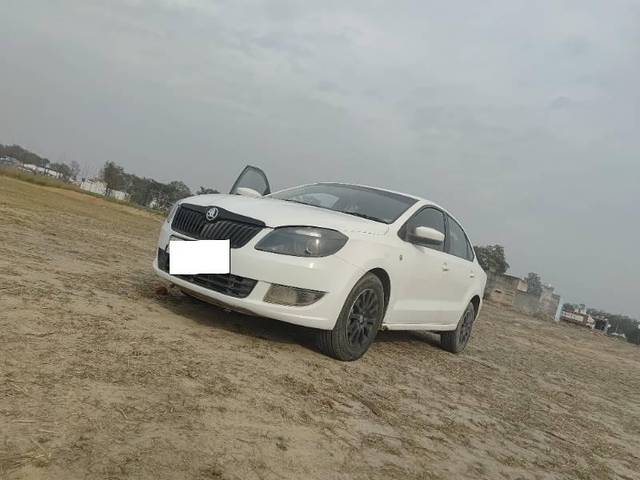 https://images10.gaadi.com/usedcar_image/4516097/original/processed_2a9d5b11-659f-48fa-b281-4fc1351c6dfb.jpg?imwidth=6402
