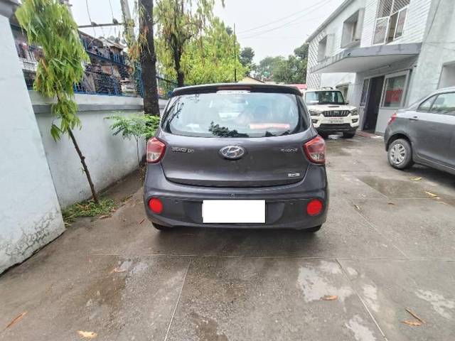 https://images10.gaadi.com/usedcar_image/4516116/original/processed_d73ce02d-b7e7-4e3e-8051-a11ee2365969.jpg?imwidth=6402