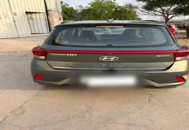 https://images10.gaadi.com/usedcar_image/4516130/original/39cf0412-62d4-4c77-a2e3-16c13bbfab61.?imwidth=6402