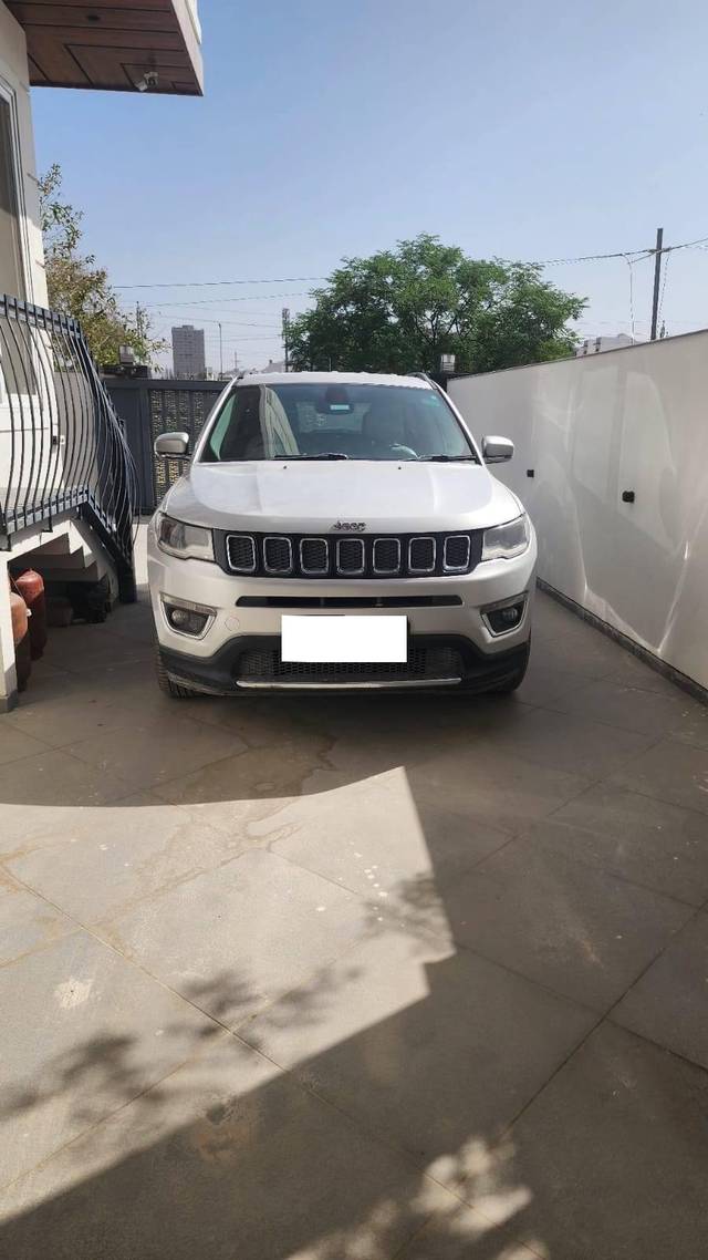 https://images10.gaadi.com/usedcar_image/4516149/original/processed_b8a9257e-80df-4be6-9437-01b81b92f465.jpg?imwidth=6400