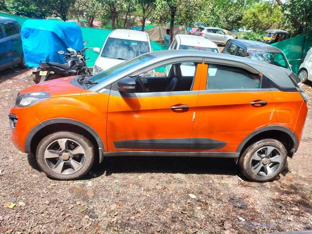 https://images10.gaadi.com/usedcar_image/4516160/original/processed_749dd6e36a6bd341c3b4dc50e08fd110.jpg?imwidth=6402