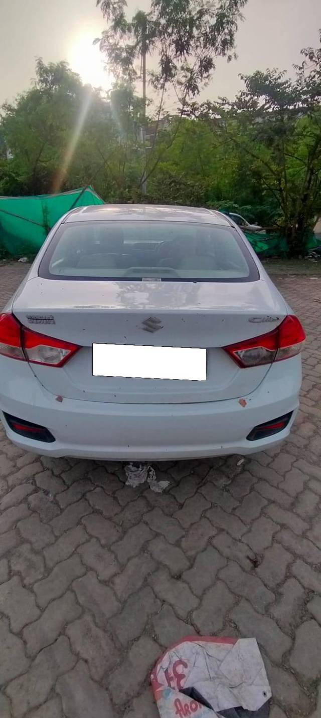 https://images10.gaadi.com/usedcar_image/4516163/original/processed_fa6442d0e0af31d72751316c78a97b23.jpg?imwidth=6402