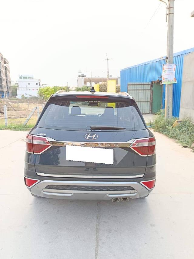 https://images10.gaadi.com/usedcar_image/4516167/original/processed_52b3ad1c309c8c94d42bef3a71f42b0c.jpg?imwidth=6402