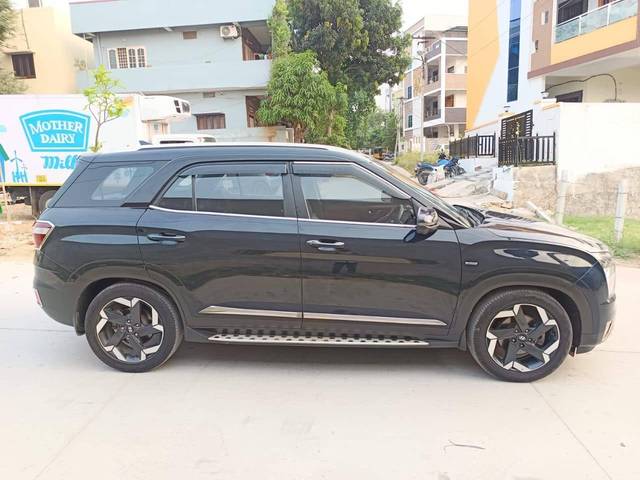 https://images10.gaadi.com/usedcar_image/4516167/original/processed_a15bf2ce0306439cfdf8b9fd0256800f.jpg?imwidth=6401