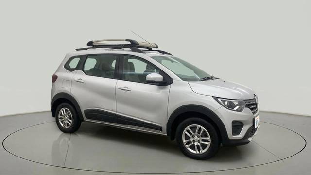 https://images10.gaadi.com/usedcar_image/4516170/original/466c4fb345e12b25ebed637393a5e08d.jpg?imwidth=6400