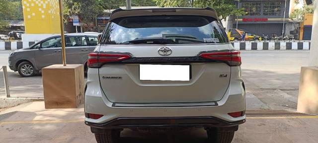 https://images10.gaadi.com/usedcar_image/4516183/original/processed_72e538d12cf8cb51d5c8829266a1ca65.jpeg?imwidth=6401