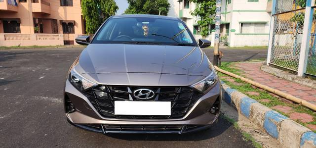 https://images10.gaadi.com/usedcar_image/4516187/original/processed_e3edb5e107bbe60ab3b158beb3559026.jpg?imwidth=6400
