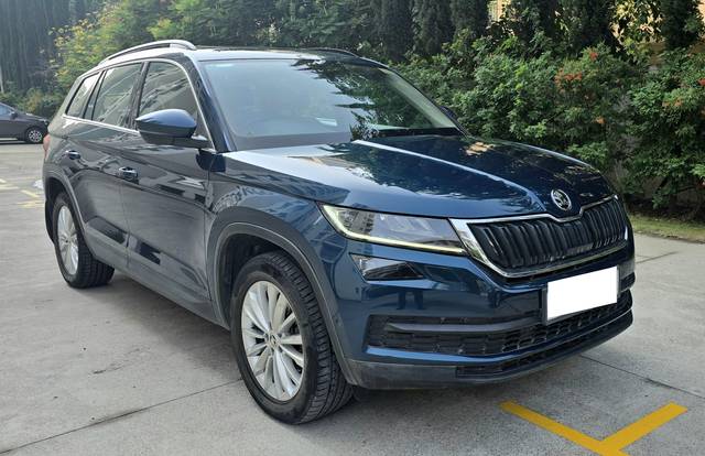 https://images10.gaadi.com/usedcar_image/4516196/original/processed_3f3f601c9c38df998c5d5af4e4a911da.jpg?imwidth=6400