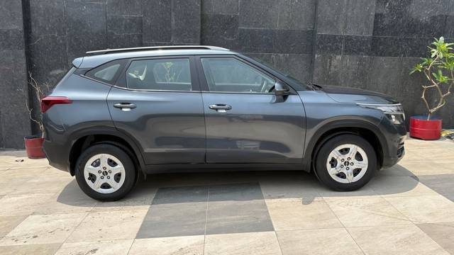https://images10.gaadi.com/usedcar_image/4516227/original/6be1682accb53e3c0f42da8c76dc2f0b.jpg?imwidth=6401