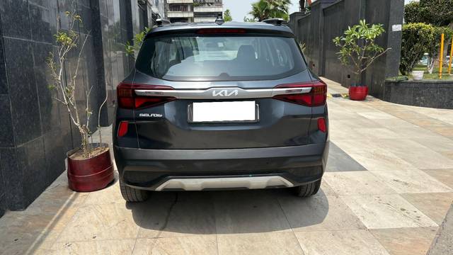 https://images10.gaadi.com/usedcar_image/4516227/original/processed_4cf052e8897a36fb69816151ee0df90e.jpg?imwidth=6402