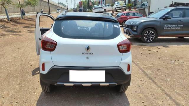 https://images10.gaadi.com/usedcar_image/4516238/original/processed_cb63446e-adc9-4ac2-90d6-0138f9d2d0c1.jpg?imwidth=6401