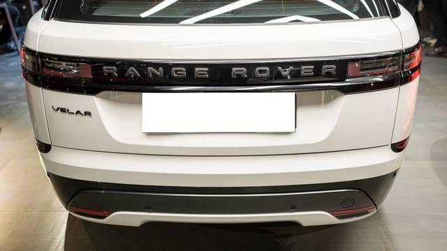 https://images10.gaadi.com/usedcar_image/4516241/original/processed_e22cbdd0969efc3faea304f4e0977cfb.jpg?imwidth=6401