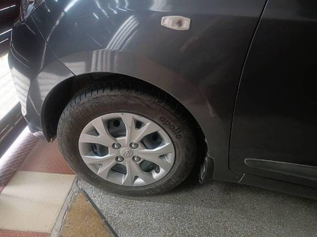https://images10.gaadi.com/usedcar_image/4516243/original/processed_c6c30de3-fba8-411c-8e60-0a9c36477144.jpg?imwidth=6402