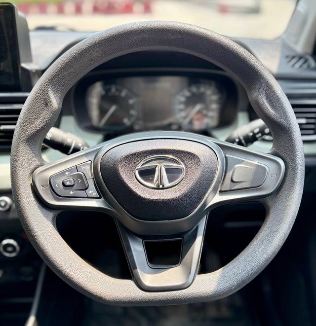 https://images10.gaadi.com/usedcar_image/4516248/original/2b1f33f8dfb348185866eee4644e1084.jpg?imwidth=6400