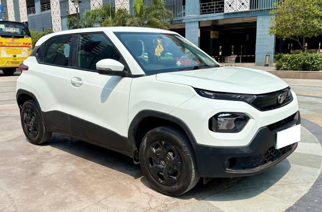 https://images10.gaadi.com/usedcar_image/4516248/original/processed_dbbe705fa640d33ffdbade5b7d97f37c.jpg?imwidth=6400