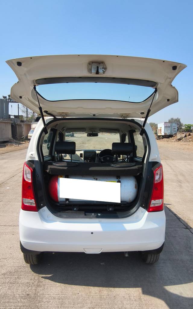 https://images10.gaadi.com/usedcar_image/4516249/original/processed_013af19e74321f5fc0f7c5445f6a8edd.jpg?imwidth=6402