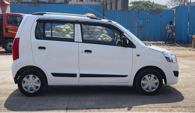 https://images10.gaadi.com/usedcar_image/4516249/original/processed_7312111af11a6b07679161d32eadf2b0.jpg?imwidth=6401