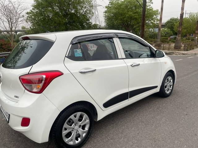 https://images10.gaadi.com/usedcar_image/4516257/original/processed_501e2c25eca333d86fddfcf631b58b77.jpg?imwidth=6402