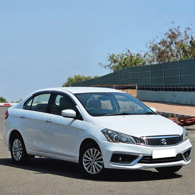 https://images10.gaadi.com/usedcar_image/4516260/original/processed_614debc3a671cd945c5a1b4e2bac3e9c.jpg?imwidth=6400