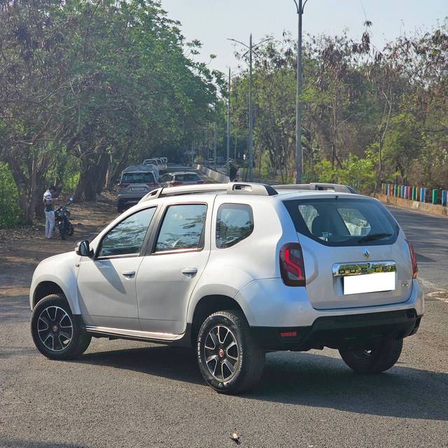 https://images10.gaadi.com/usedcar_image/4516263/original/processed_3b1ac2f237c2401d573fd5c77822f70b.jpg?imwidth=6402