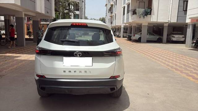 https://images10.gaadi.com/usedcar_image/4516264/original/processed_00294380-4871-46e3-95d1-7a5d5bff21e4.jpg?imwidth=6400