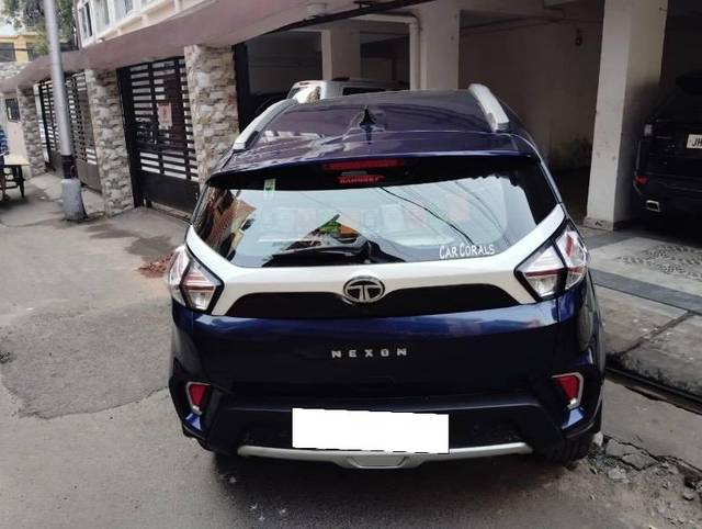 https://images10.gaadi.com/usedcar_image/4516265/original/processed_56a8113e-91fe-4f22-a5c6-8d9b9defb3dc.jpeg?imwidth=6402