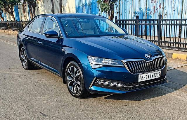 https://images10.gaadi.com/usedcar_image/4516266/original/processed_5c88fb20433fd348a9848de9726fc9d1.jpg?imwidth=6400