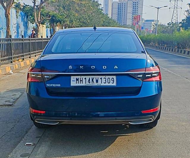 https://images10.gaadi.com/usedcar_image/4516266/original/processed_a6813dbc0b6e3a6b83afbe54bd73a3a2.jpg?imwidth=6402