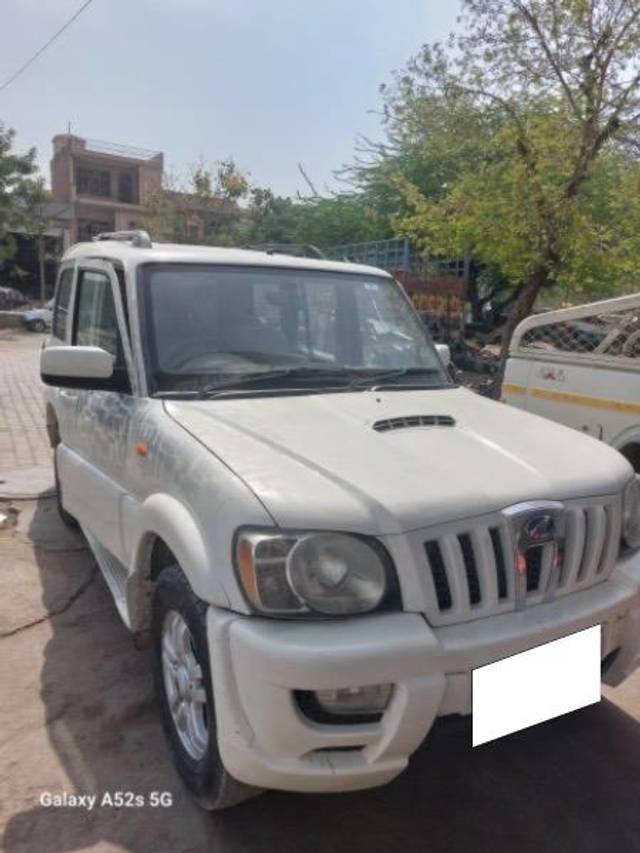 https://images10.gaadi.com/usedcar_image/4516268/original/processed_e049dff3-6fbb-4ad8-8f39-e28a2db5c5d2.jpeg?imwidth=6400