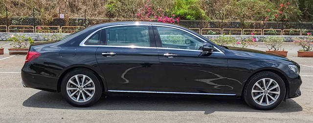 https://images10.gaadi.com/usedcar_image/4516272/original/6421f317fca4d983ccfd7b2d88c2768d.jpg?imwidth=6401