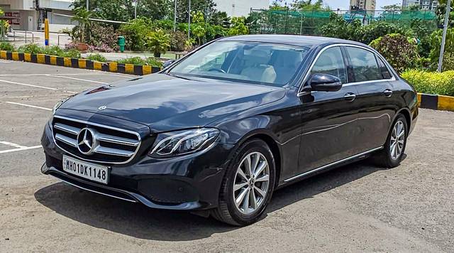 https://images10.gaadi.com/usedcar_image/4516272/original/processed_7c3a8ee33c9544584e8abfe53e8efeb4.jpg?imwidth=6400