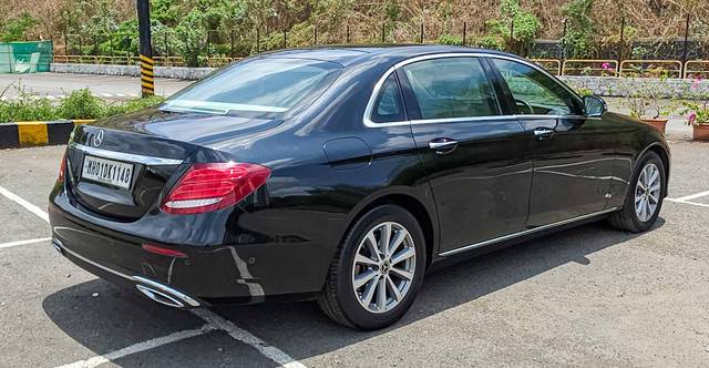 https://images10.gaadi.com/usedcar_image/4516272/original/processed_e702174f8d802e472cf44f9a55241390.jpg?imwidth=6402