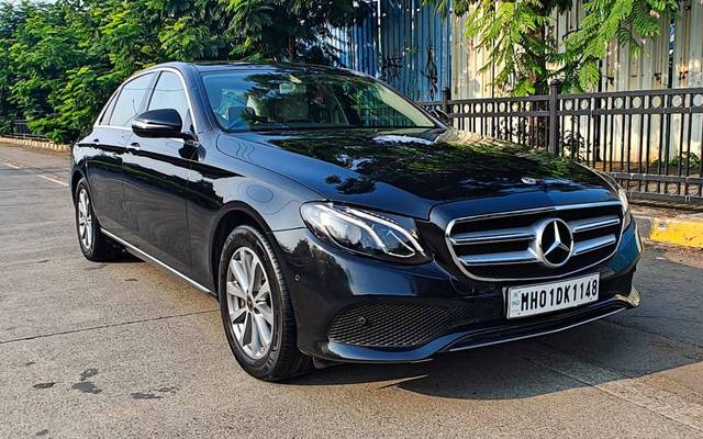 https://images10.gaadi.com/usedcar_image/4516272/original/processed_ef51f2d8781075ed85b9aca6d8c07931.jpg?imwidth=6400